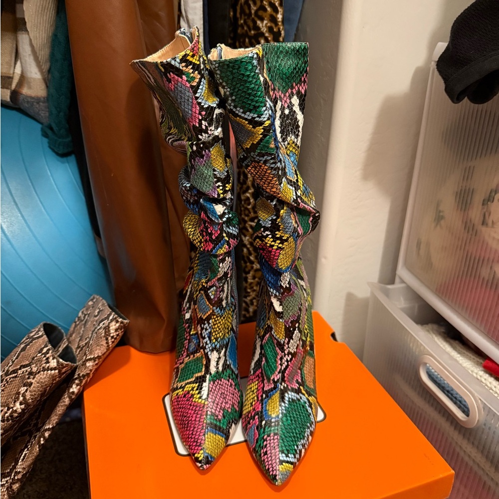 Fashion nova snake print boots - Picture 6 of 9